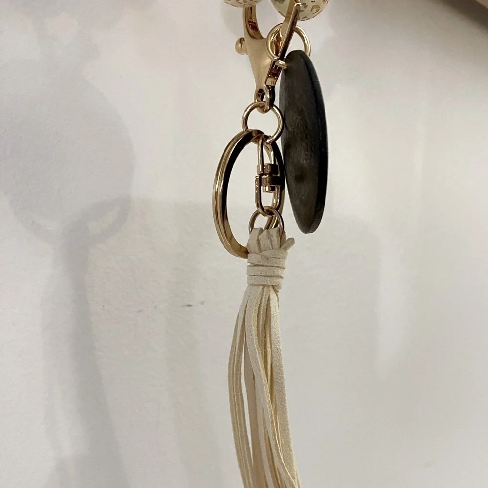 Brand New~ MAMA Wooden Beaded Tassel Key Chain in Cream 💗